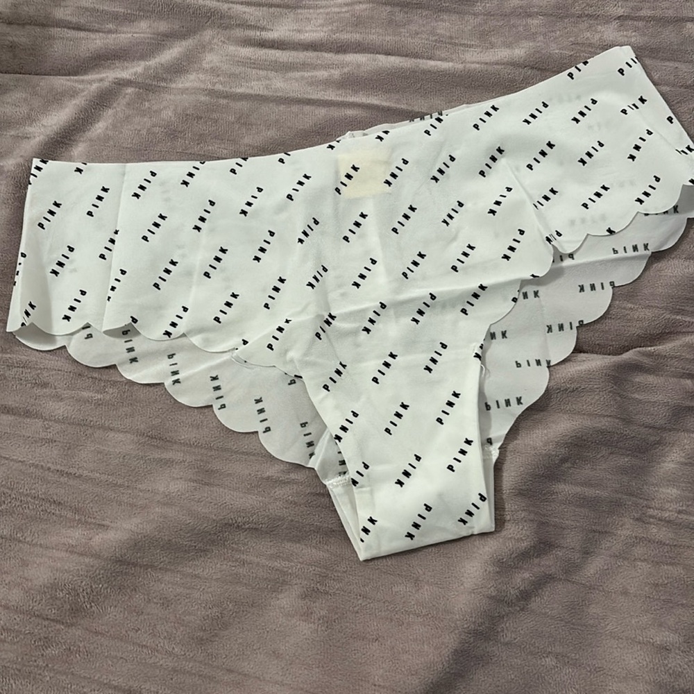 Pink VS | Logo cheekster